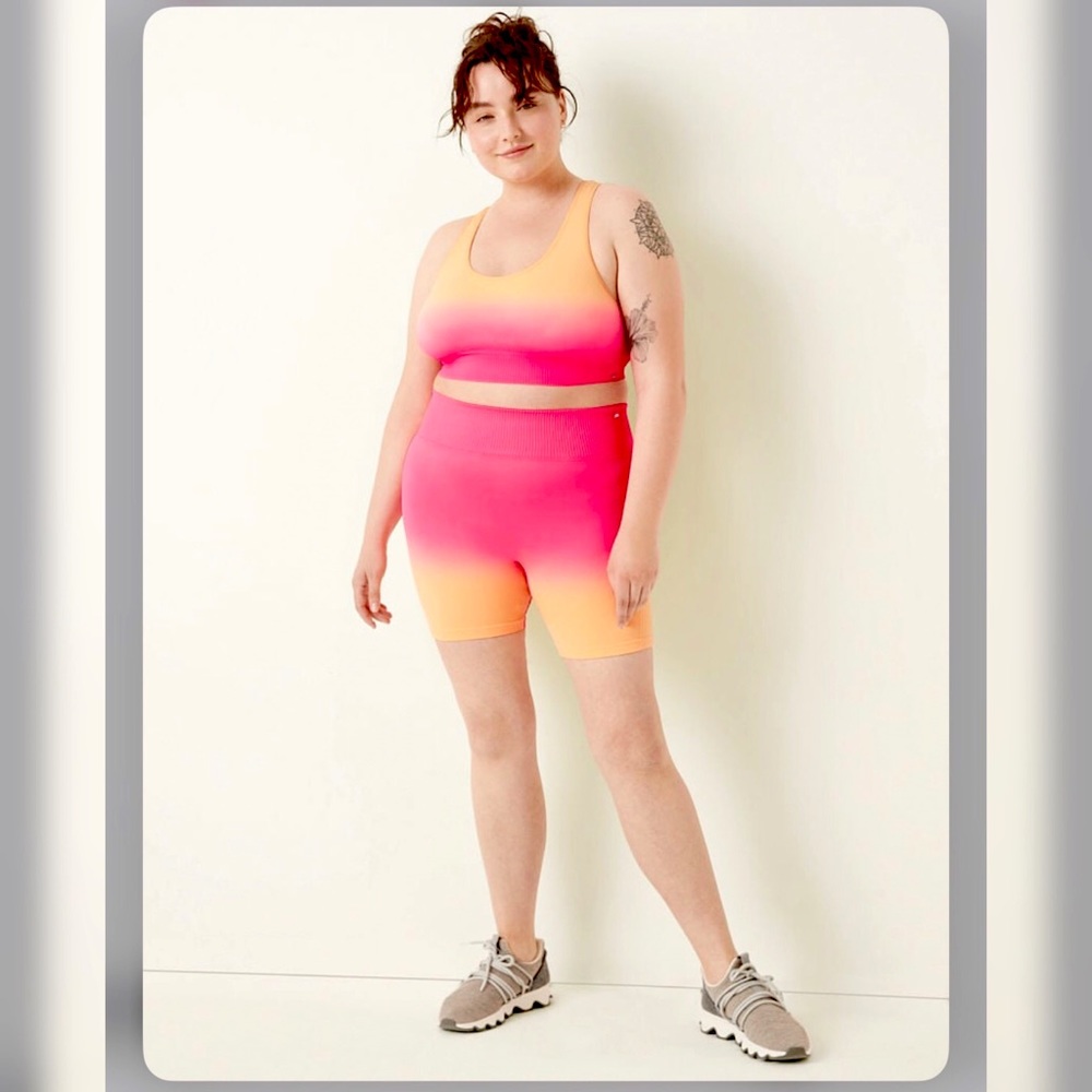 🆕 VS Pink Seamless High Waist 6” Ribbed Bike Shorts